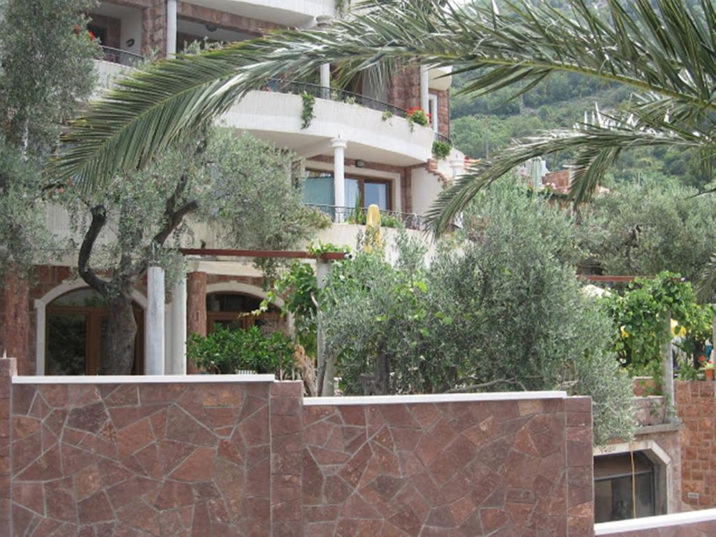 Apartments And Rooms Levantin Inn Sveti Stefan Exterior photo