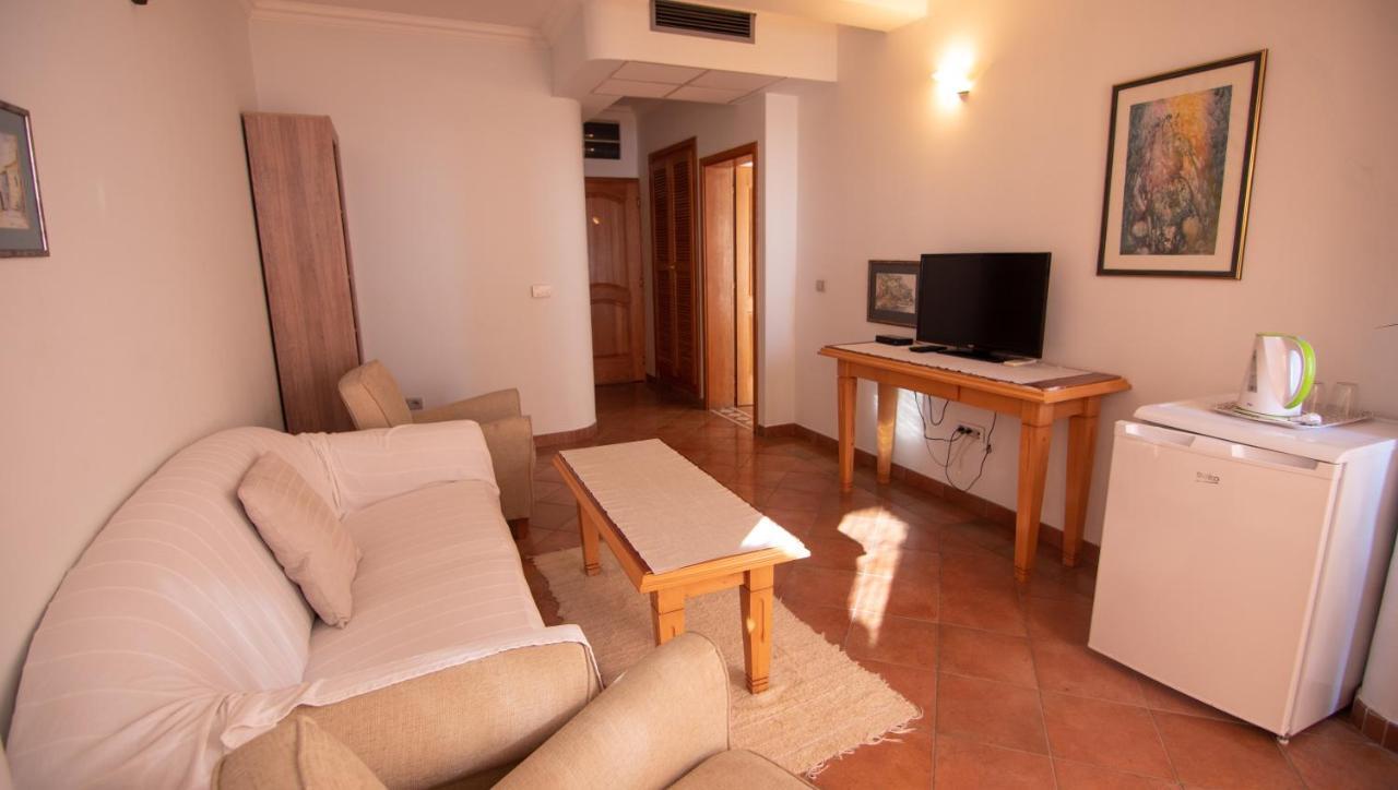 Apartments And Rooms Levantin Inn Sveti Stefan Exterior photo